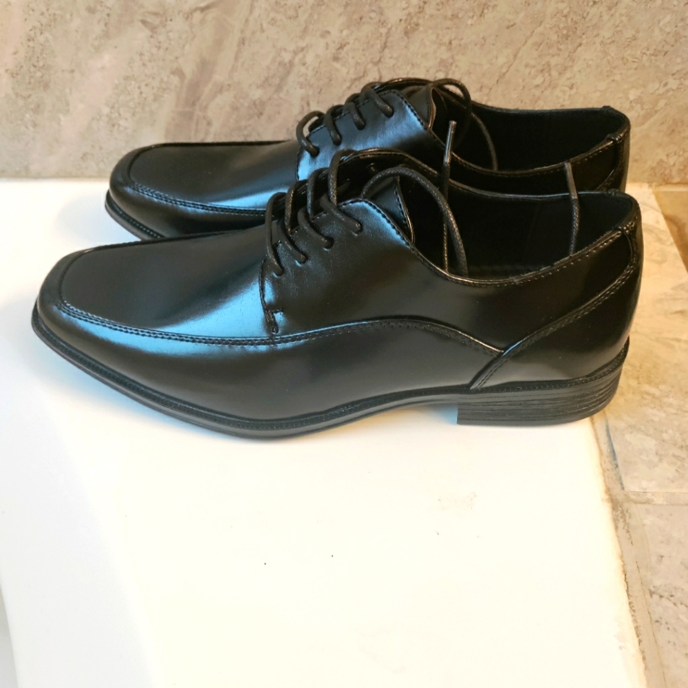 Boys dress shoes size 7
